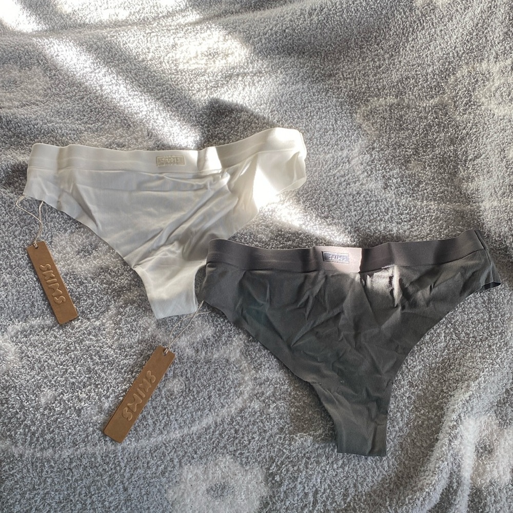 Skims thongs